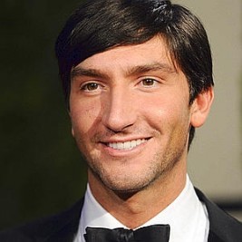 Evan Lysacek Mani Image